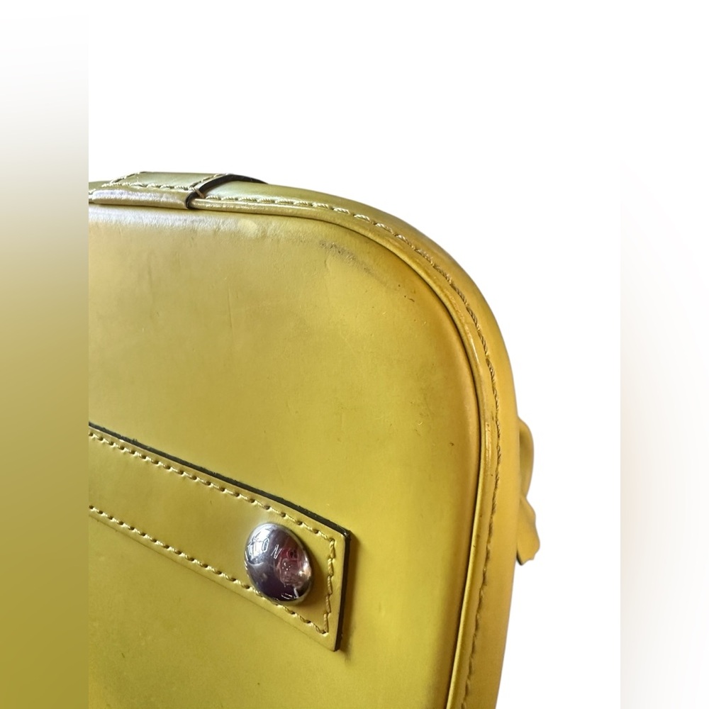 Authentic Louis Vuitton Epi Alma Pm Bag - Picture 13 of 16